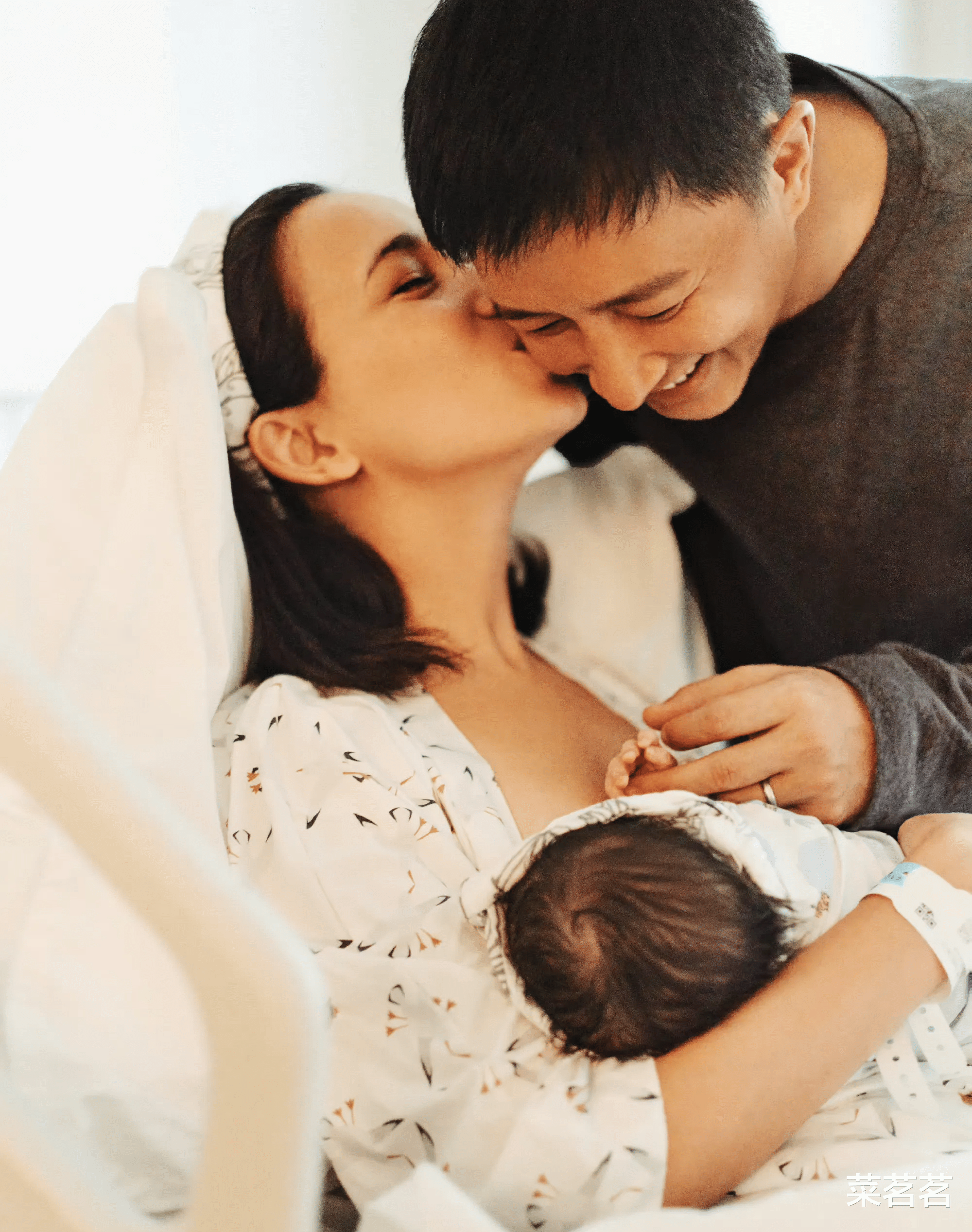 韩庚|韩庚卢靖姗,夫妻共同发文!