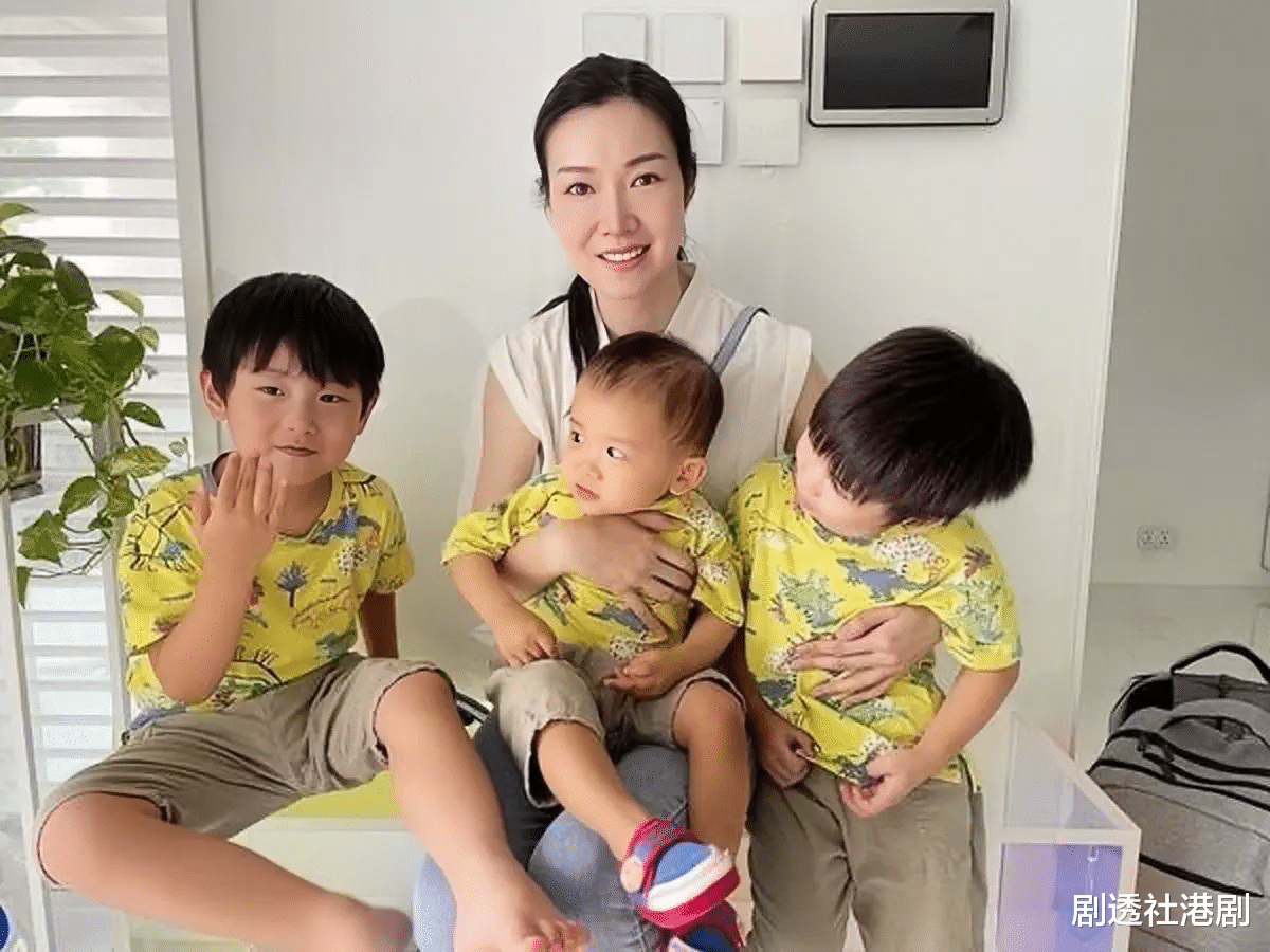 叶翠翠|知名港姐冠军7000万豪宅曝光！与丈夫四年抱仨，身材消瘦疑患重病