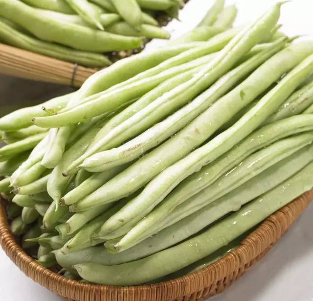 养生|注意了,这六类食物千万不能生吃,会中毒!(快转给家人)