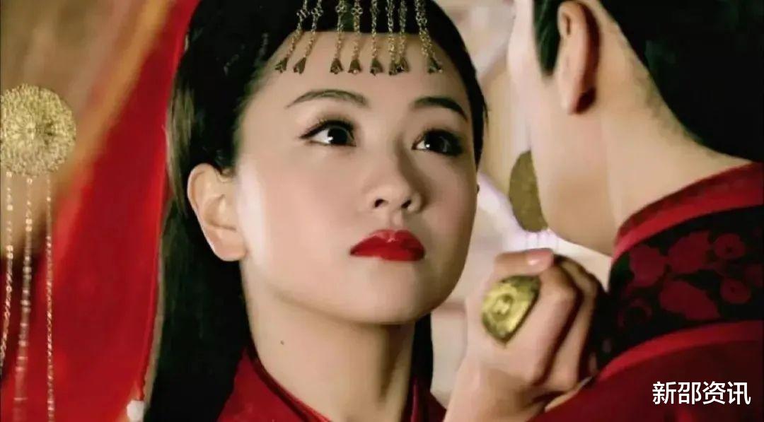 阿娇|娱乐圈7位小个子女星，拍戏得踩高跷、垫苹果箱，最娇小的仅1米53