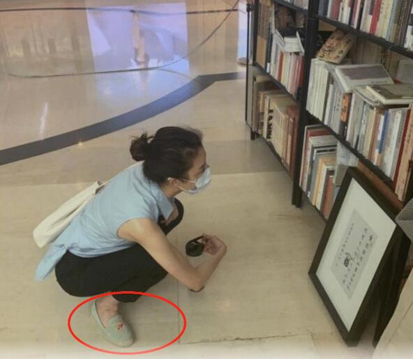 车晓|与山西首富离婚后：38岁车晓穿59元鞋子看展，现实还是打败了梦想