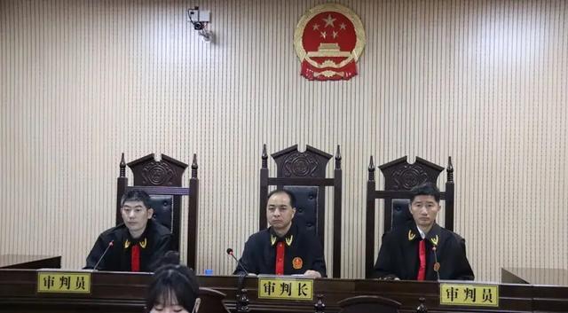 案例:12岁女孩下面血迹斑斑,母亲看后崩溃报警,罪魁祸首是继父