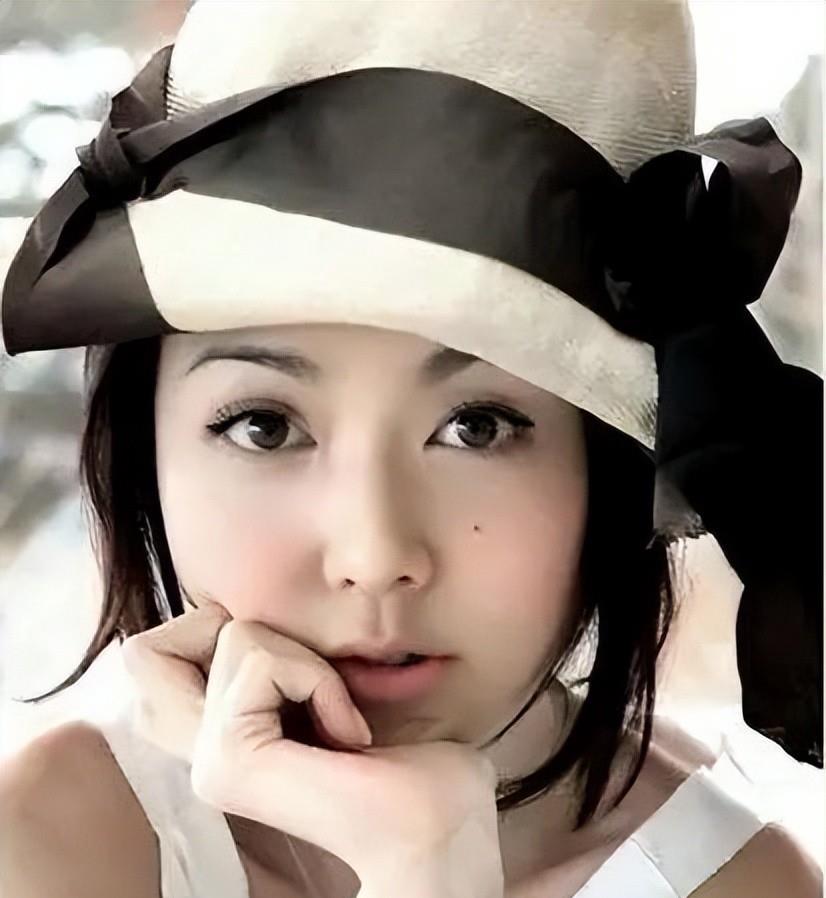 薛凯琪|与成龙儿子谈恋爱，方大同给她写歌，41岁的她逆龄成少女