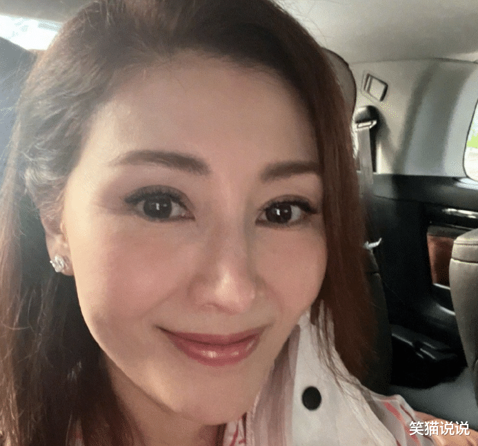 李嘉欣|李嘉欣大方晒未修图，鱼尾纹法令纹很明显，钻石耳环好抢眼！