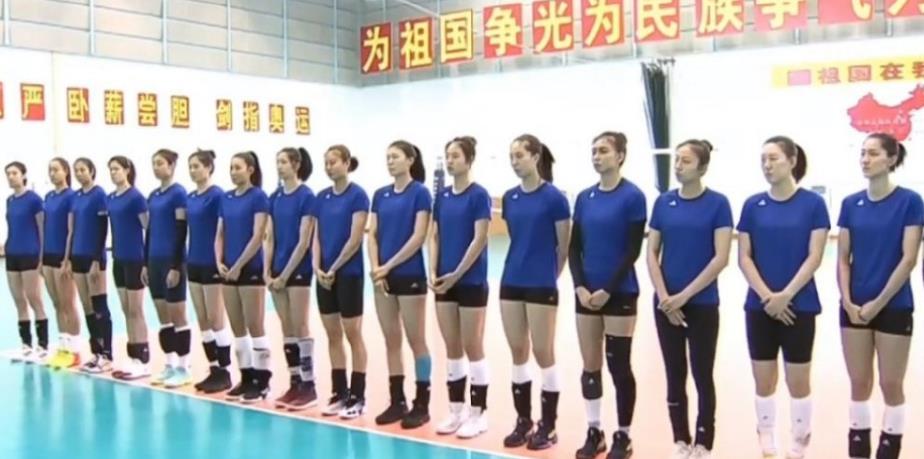 女排|王云蕗瘦了，丁霞1细节让人担心！女排队长基本水落石出，就是她