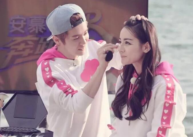 迪丽热巴|鹿晗迪丽热巴住同一酒店？小S戴绿帽？台湾狗仔爆料让人挺意外