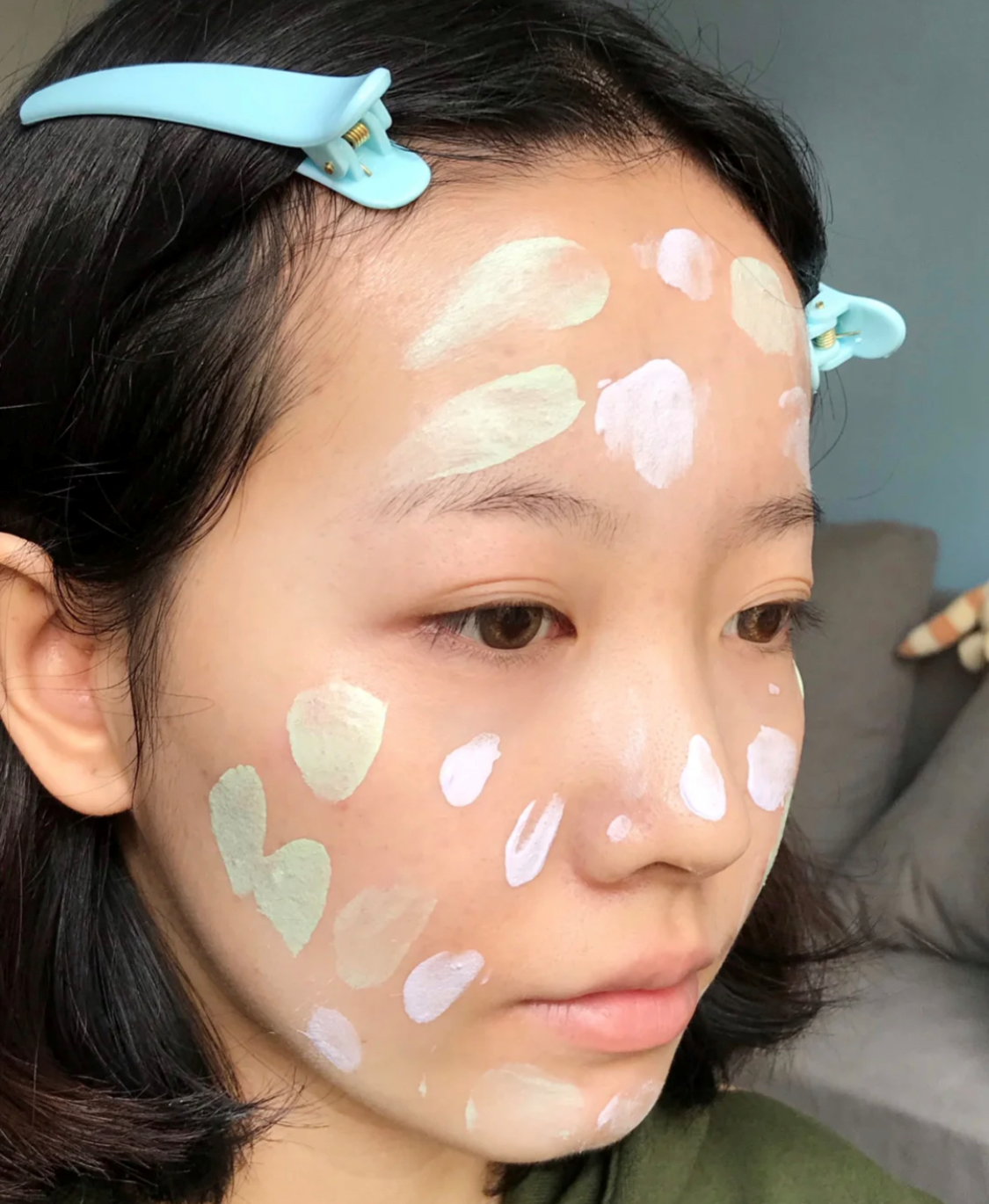 为什么早上涂“粉底液”很白,一到下午就发黄暗沉?女人不妨看看