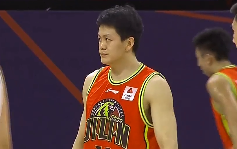 林书豪|双姜飙45分！吉林胜3外援北京，琼斯三双+绝杀，王晗指导跳舞庆祝