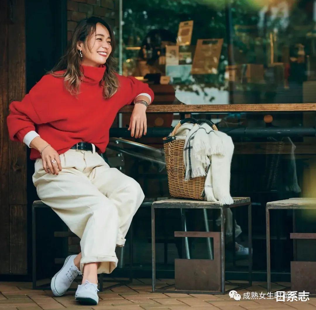 护肤品 秋冬避免穿得沉闷，全身有一抹红就是神仙搭配！