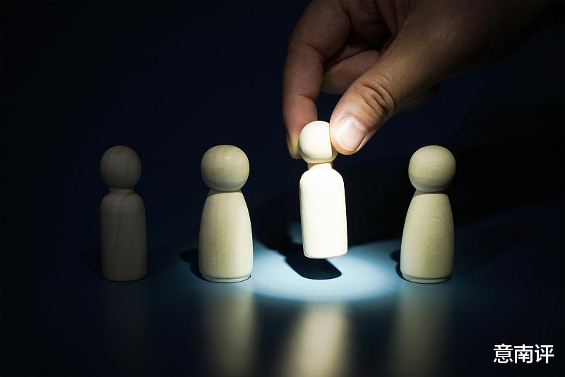 |裁员叫“毕业”是一种虚伪的幼稚病