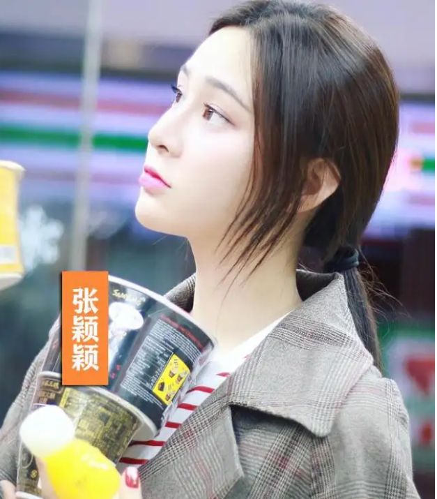 张颖颖|张颖颖同学再爆料，汪小菲为她妈妈购买豪车，闺蜜也傍上了大款