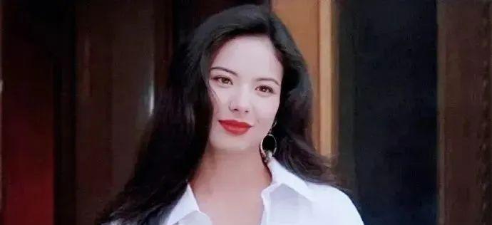 阿凡达2|10位港星的老年生活：胡枫开演唱会，朱咪咪买联排别墅