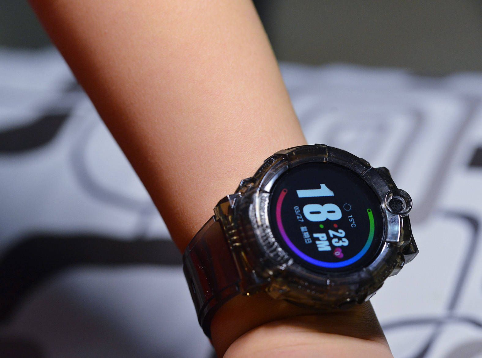 5G|dido学生智能手表体验：安全措施多社交软件广，让家长孩子都满意