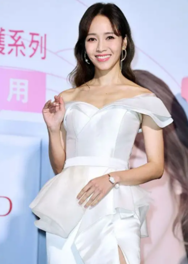 侯佩岑|林月云:我无心伤害任何人,只是无法隐藏我的感情,余生只剩忏悔