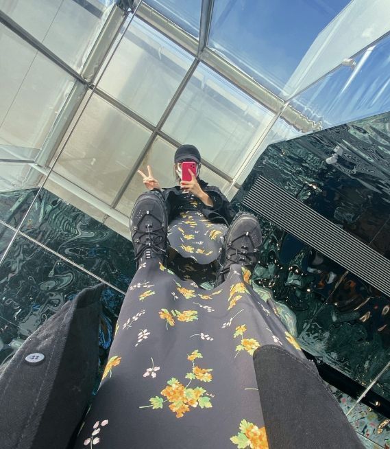 钟楚曦|钟楚曦黑泽疑似恋情曝光，两人连续游玩三天，女方工作室发文否认