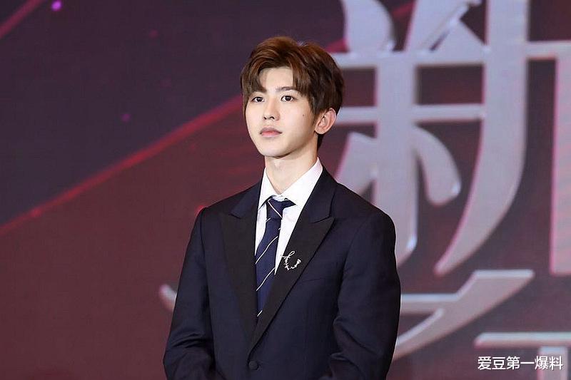 蔡徐坤|歌曲被篡改，打篮球被恶搞，蔡徐坤为什么老是被黑？