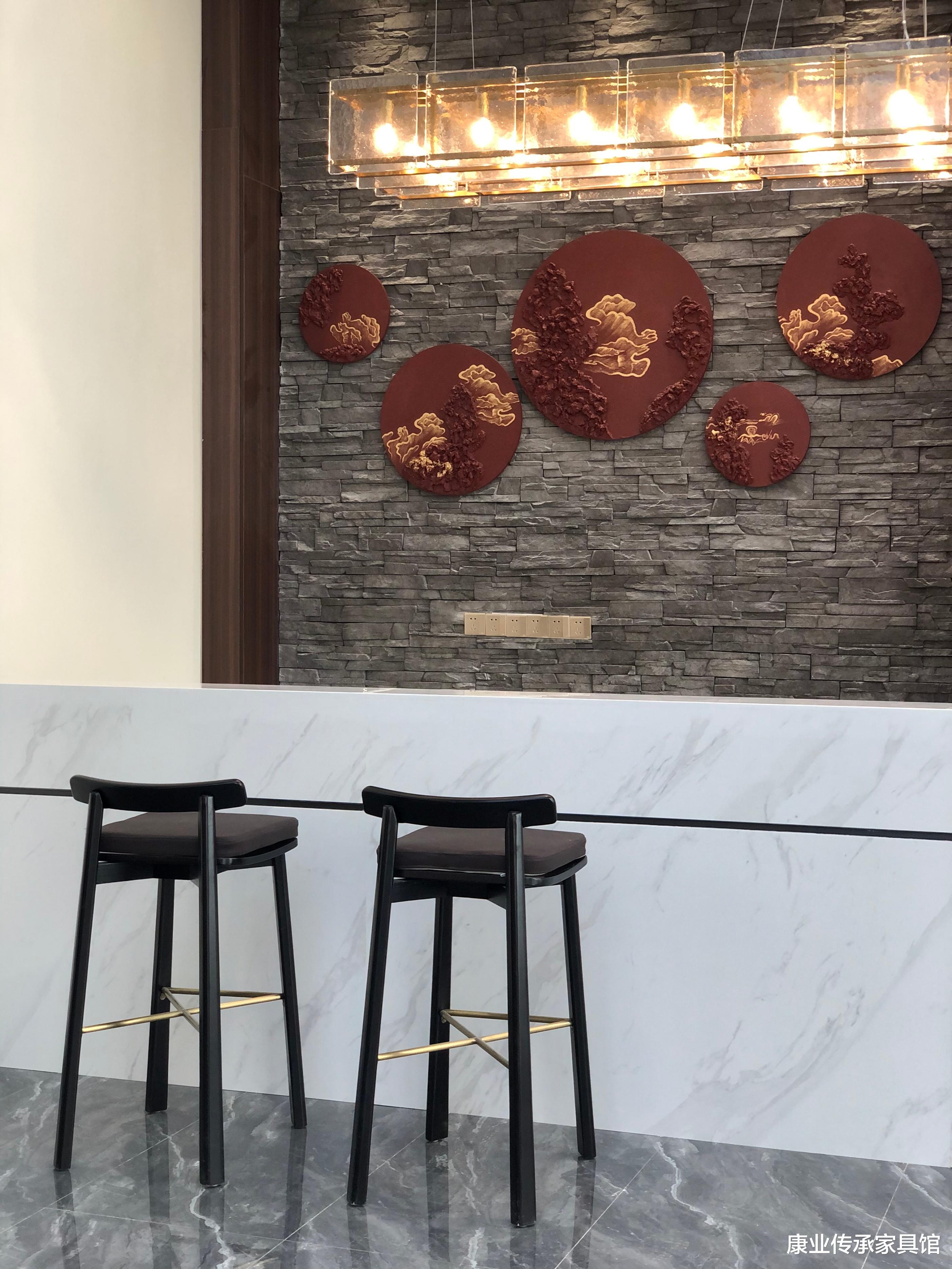 新中式风的中餐厅装修案例,让空间萦绕着悠远清雅的幸福点滴