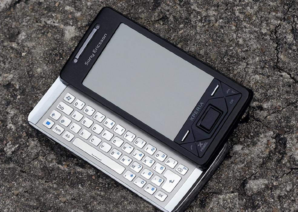 键盘|手机界的文艺复兴？六千大洋的侧滑全键盘手机你会买吗？