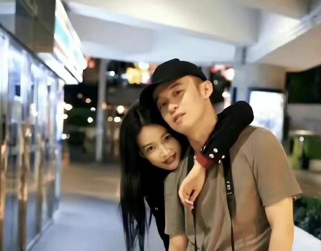 王京花|儿子离婚，母亲却上热榜？第一经纪人王京花的强大，你不扒不知道