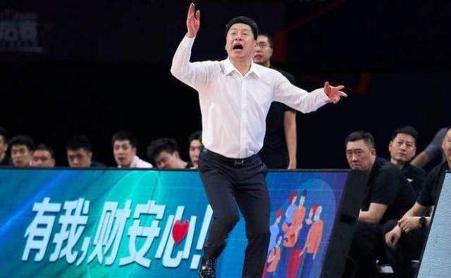 上海男篮|上海无缘总冠军揪出罪臣！顶级后卫有望获大合同，重返总决赛有戏