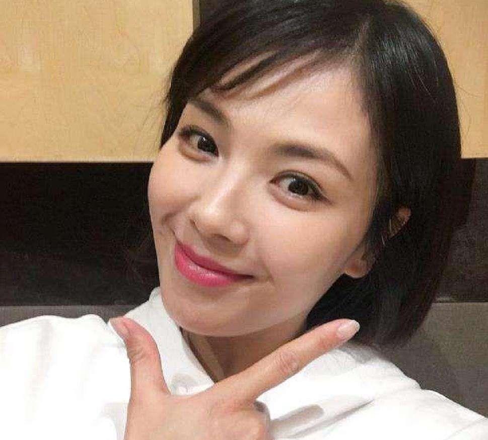 丝瓜 中年女人护肤品不需要太多，早上洗完脸做好4步，简单还对皮肤好