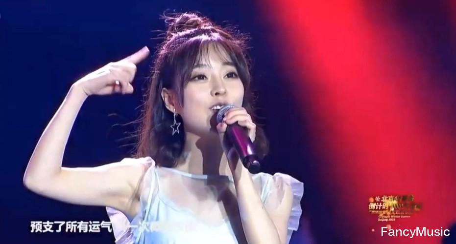 冯提莫|“主播鼻祖”冯提莫，从爆红到无人问津，她经历了什么？