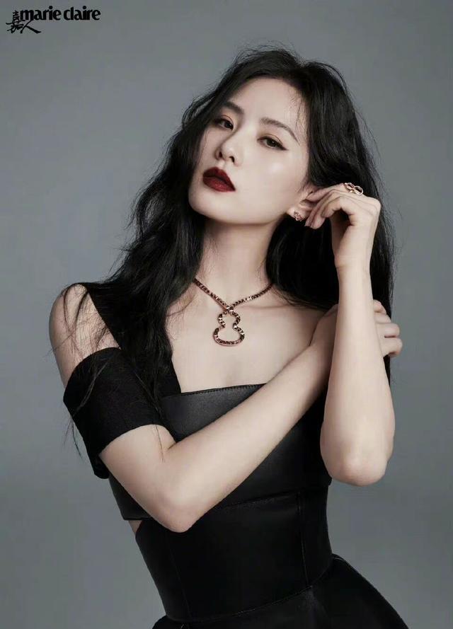 刘诗诗|回眸百媚生!刘诗诗一念关山钿妆路透,真的好爱美女这体态和气质