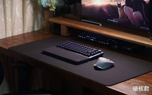 蓝宝石|配置拉满的小键盘这么酷！酷冷至尊CK721机械键盘评测！