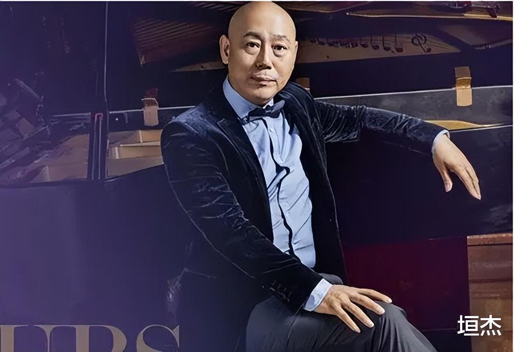 李成儒|李诚儒:自己奔驰宝马换着开,前妻和亲生儿子在18平小屋蜗居