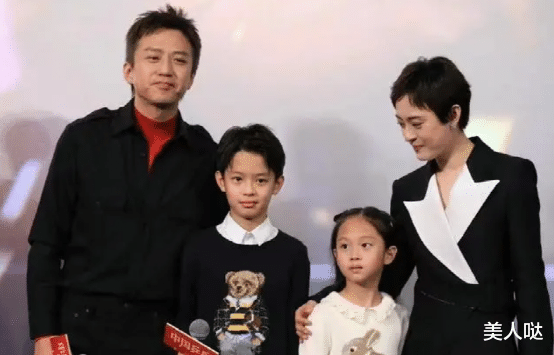 孙俪|孙俪一家四口走红毯，她穿西装裙干练又时髦，11岁儿子高颜值像妈比邓超还帅气