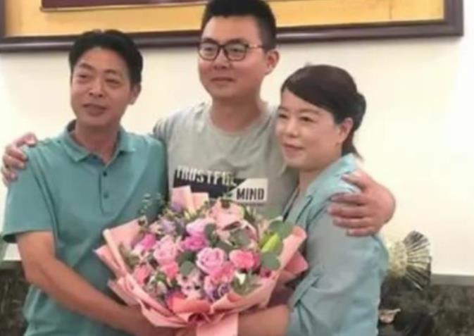 许敏|姚威认亲后阳光帅气，亲生和后养果然是不一样，沉默不语却遭网暴