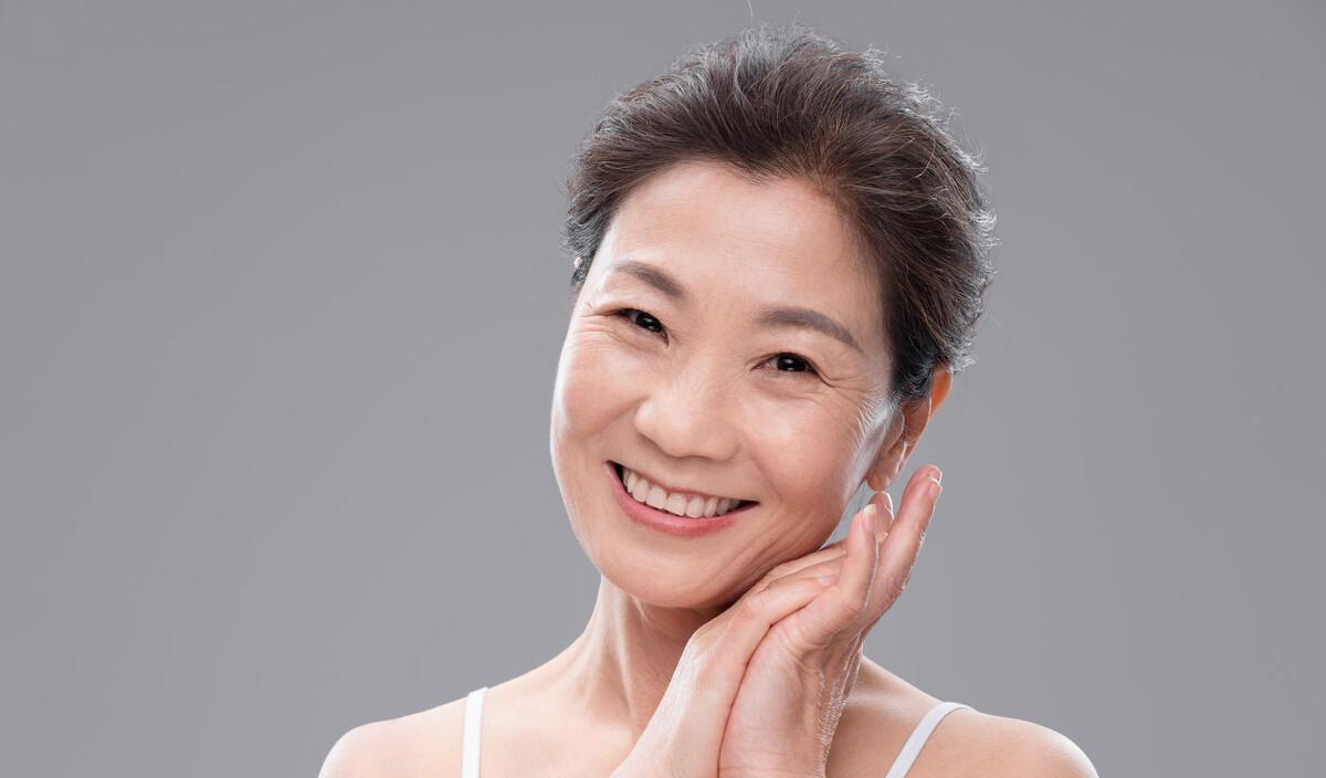 67岁大爷娶55岁老伴,结婚当晚被要求承诺四件事,大爷:你想得美