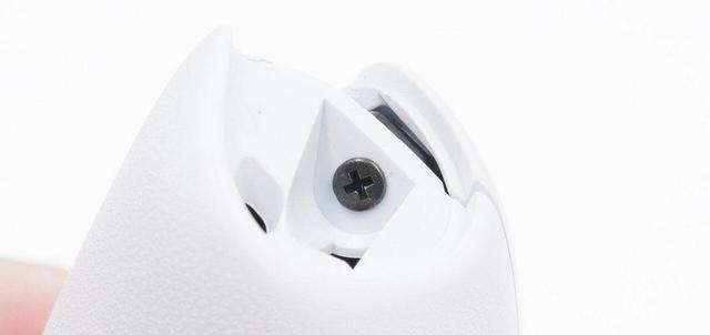 |拆解索尼PS5DualSense手柄，探索自适应扳机，双线性震动马达