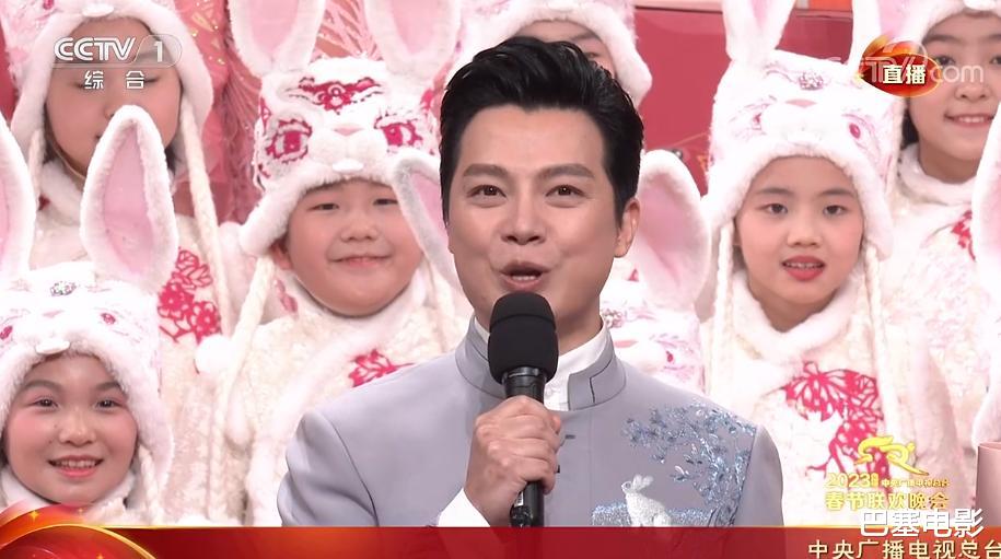 春晚|春晚妆容引热议,撒贝宁眼妆抢镜,赵丽颖疯狂圈粉,沈腾可真行