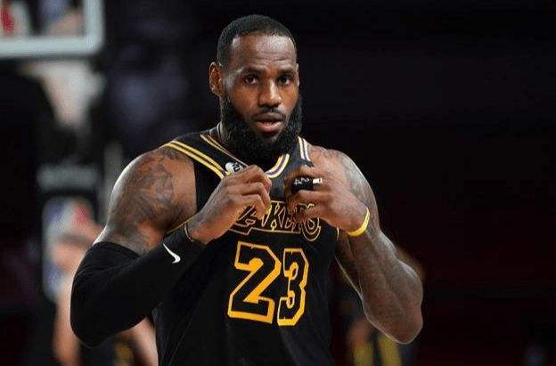 保罗|风尘四侠谁在NBA赚得最多？韦德1.9亿美金垫底，看到保罗我服了！