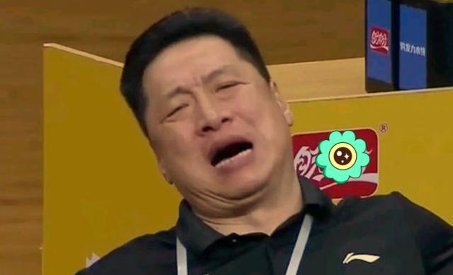 辽宁男篮|55-42！辽篮3核40+12+6予取予求，上海队没人得分上双，惨遭血洗