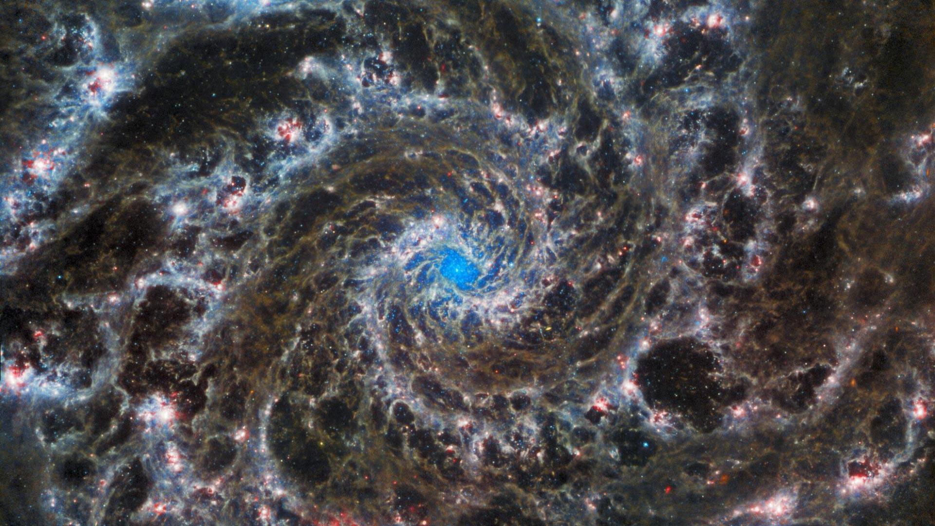 壮观的“幽灵星系”图像展示了韦伯望远镜的强大力量