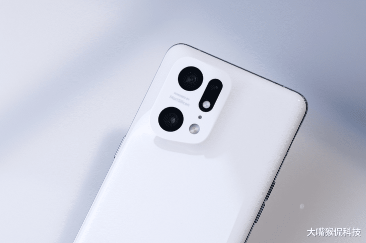 三星|同为天玑9000处理器手机，为何OPPO的这款产品热度这么低