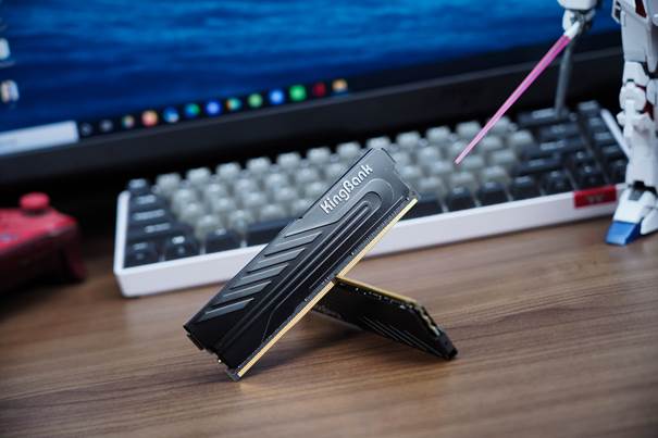 英特尔|双通道32GB内存仅600元？挑战本世代性价比之王，真香体验！