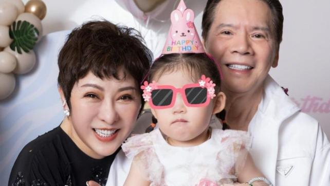 向佐|郭碧婷向佐婚变？反向拿捏华强夫妇，为女儿庆祝2周岁生日