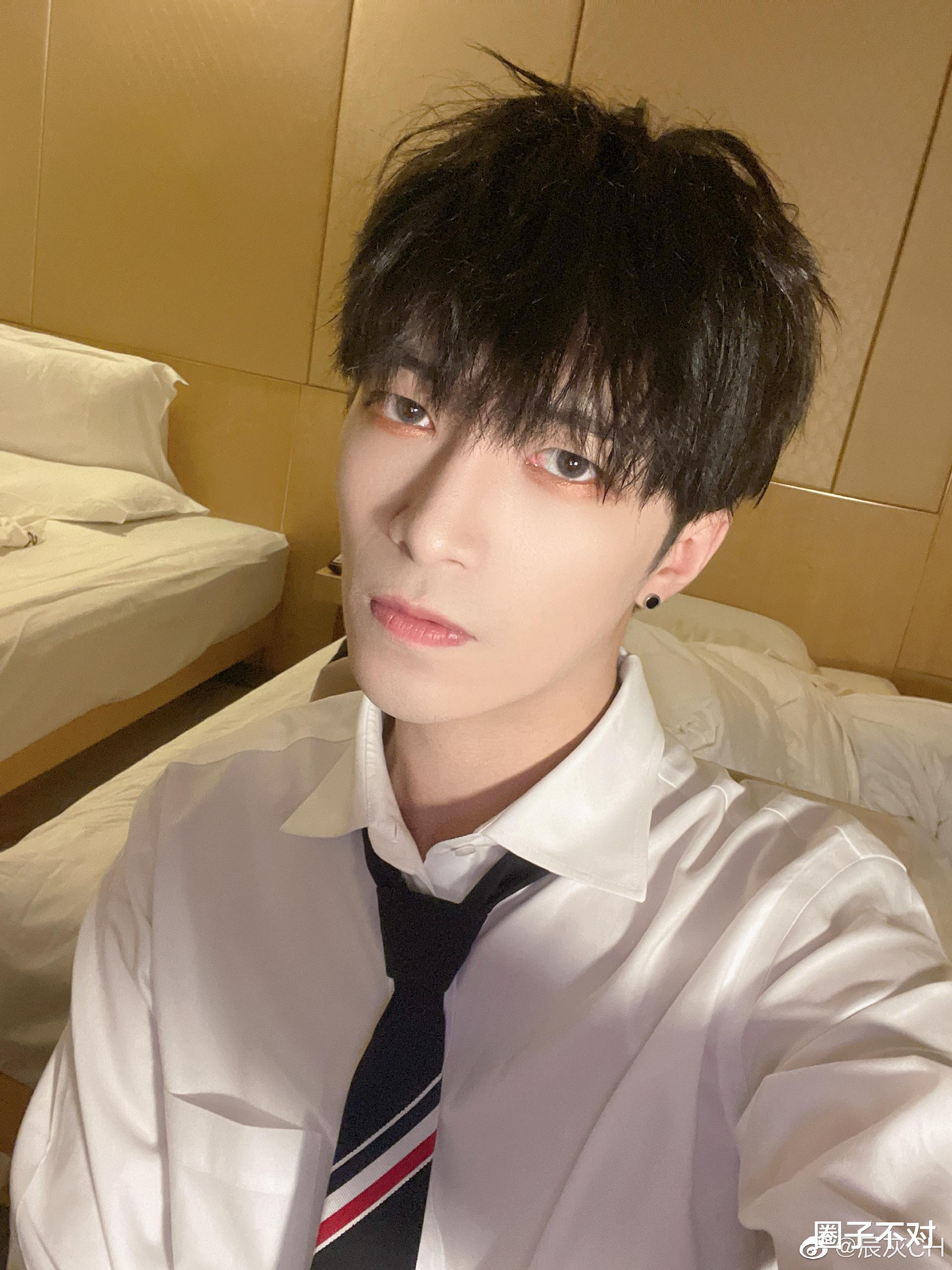 整容|退役偶像自爆:穷、熬不出头、被整容、不让开麦,不想再回娱乐圈