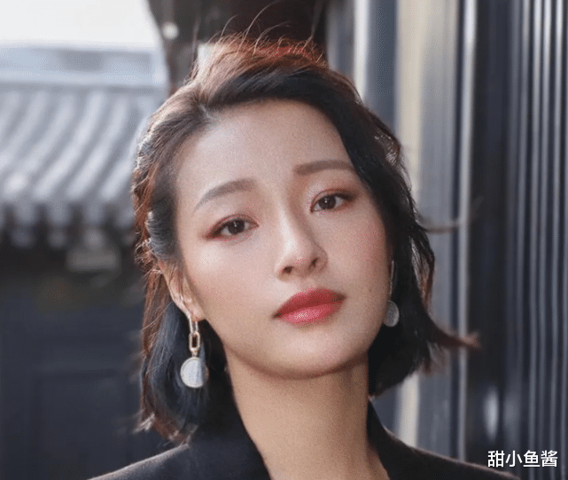 柳岩|可惜了《操场》!张婧仪惨被连累,一天之后便推迟两年?