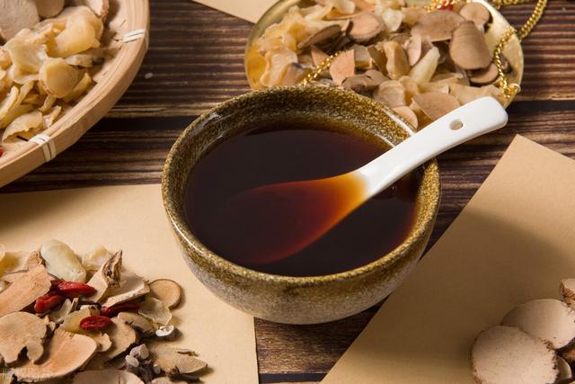 肝脏|一个痛快止泻的经典方剂，常被用治肠炎、结肠炎、肠易激综合征等