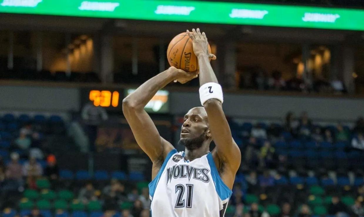 美媒评NBA30支球队队史最伟大的球员，哪些球员被高估了