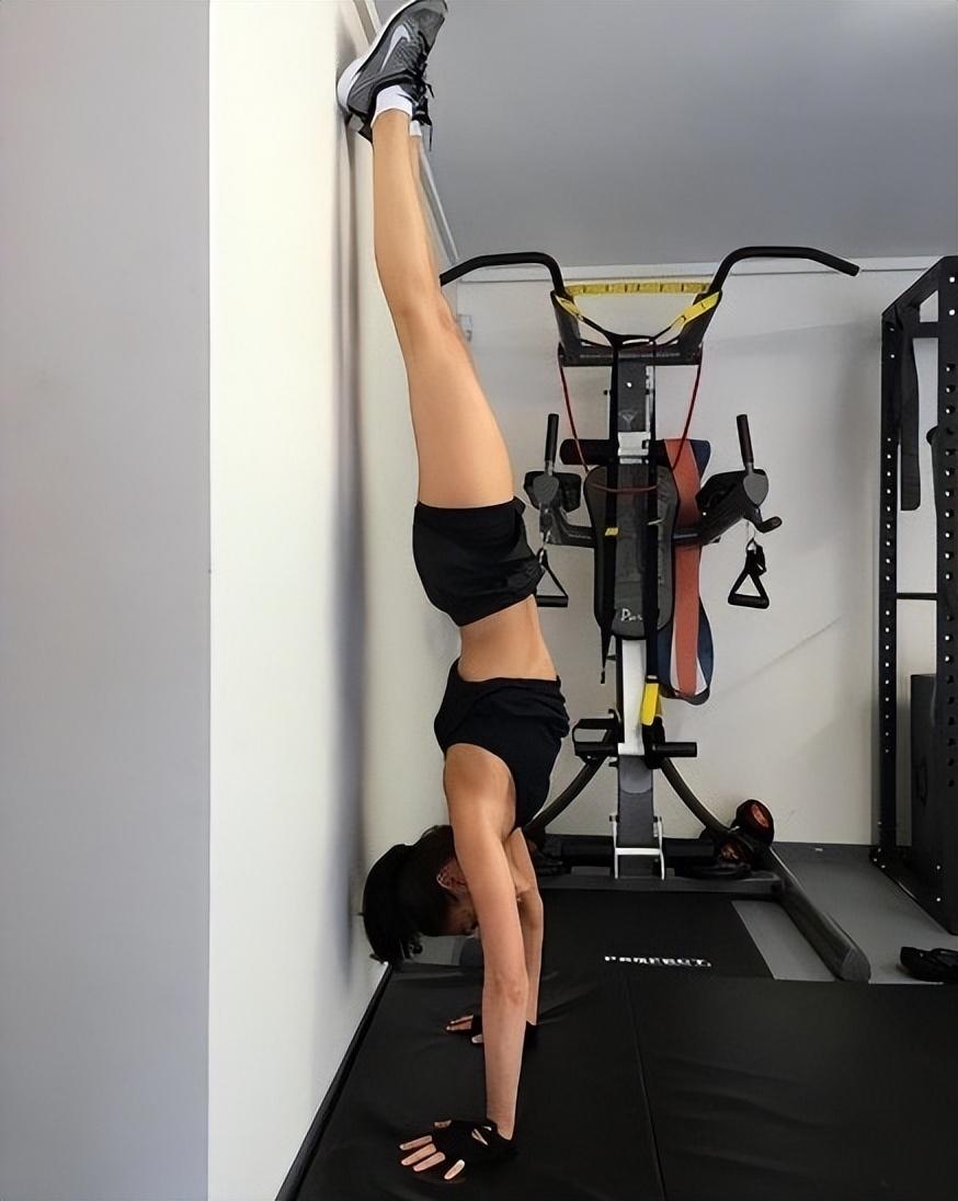 神奇女侠|“神奇女侠”盖尔加朵:10亿少男的梦想,却被骂是毫无演技的花瓶