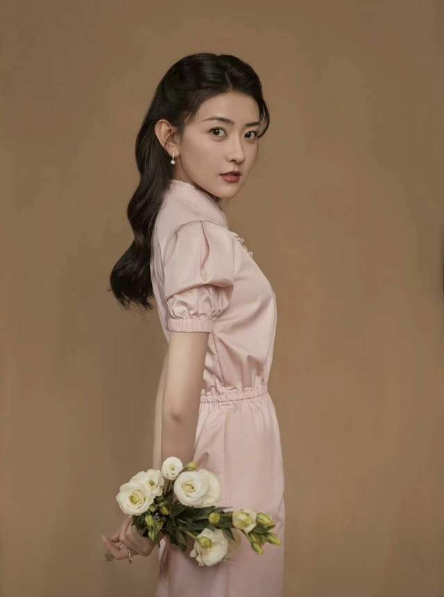 蒲巴甲|蒲巴甲疑隐婚生子!曾向小9岁女星求婚后分手,藏族过圣诞节遭骂