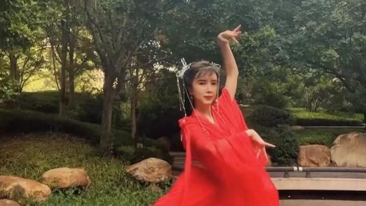 jyp|47岁金巧巧变样快认不出！脸僵消瘦变男相，首回应歧视农村人言论