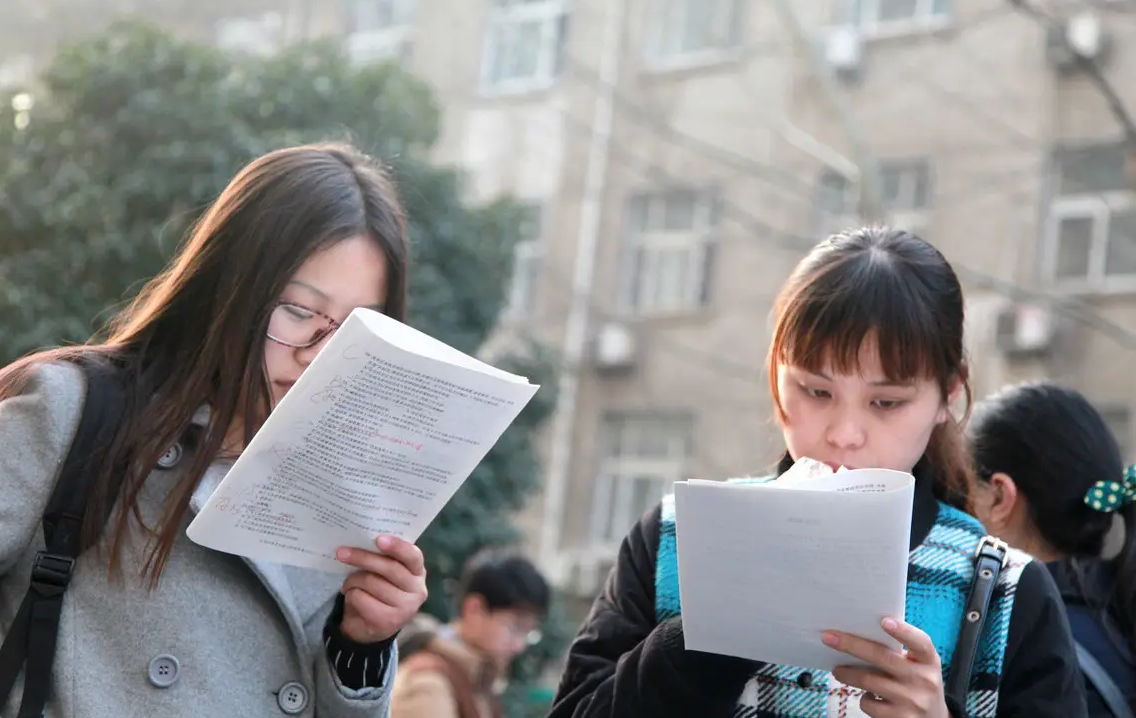 大学生|想考公务员但是又没信心？这几类岗位名额多难度小，可以优先考虑