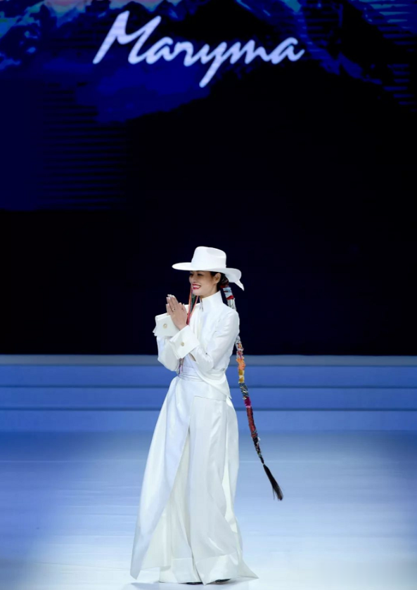 马艳丽|名模马艳丽:与知名导演郎昆离婚后,她学会了爱女儿爱自己