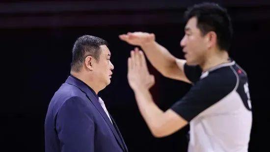 山东男篮|疯了，真疯了！退出CBA？丁彦雨航终于回应……